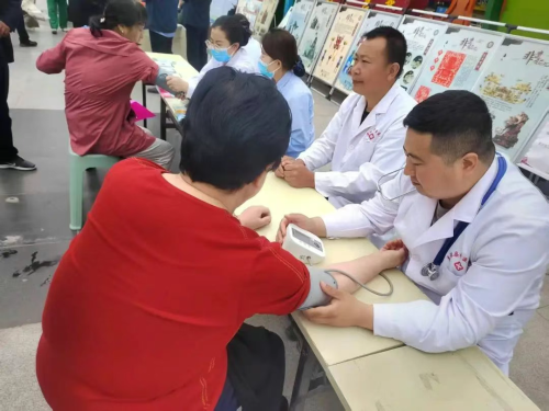 莊浪縣中醫醫院開展第38個世界無煙日主題義診活動，倡導健康生活